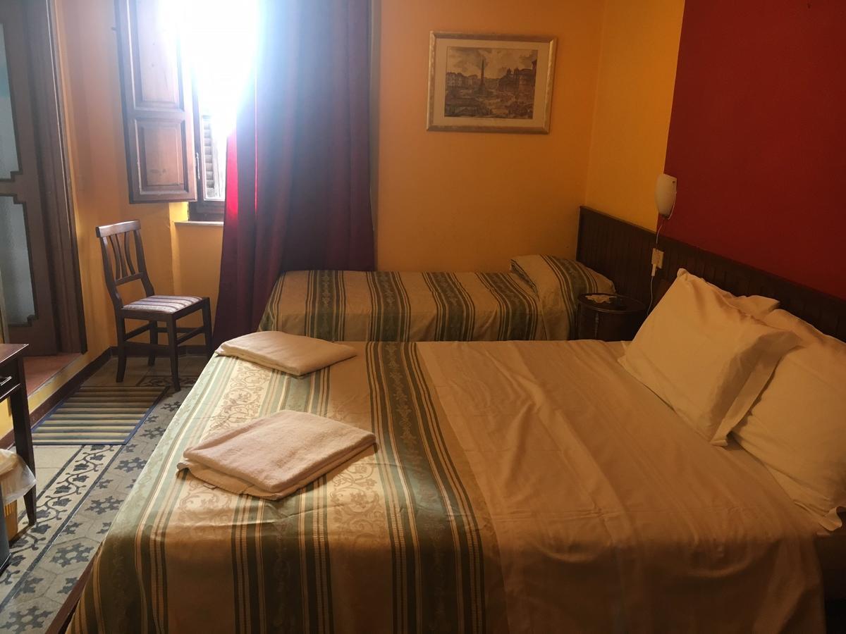Alla Residenza Domus Minervae Perugia Bagian luar foto
